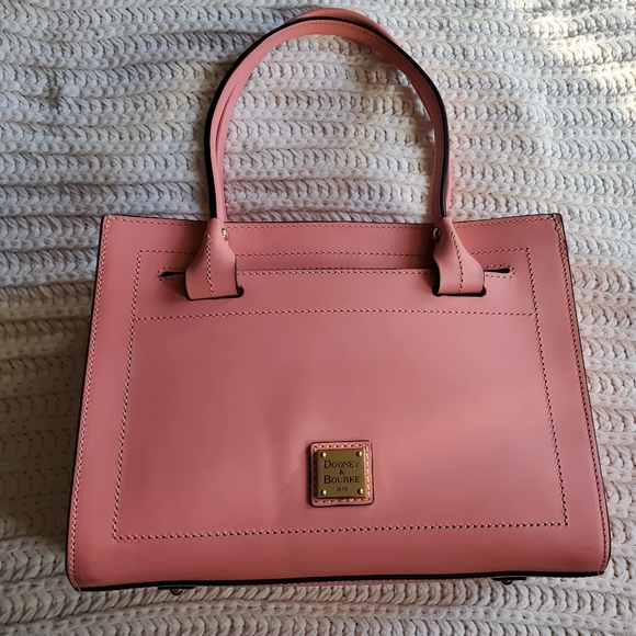 Dooney & Bourke Handbags - Dooney & Bourke tote bag